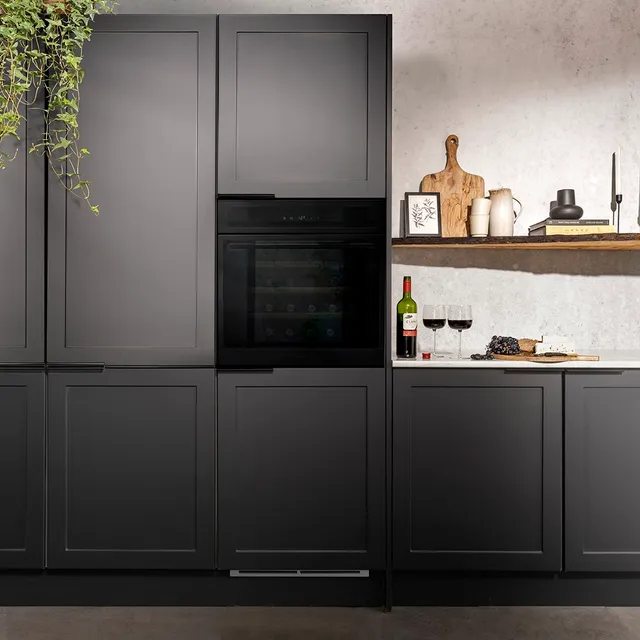 caple-in-column-single-zone-wine-cooler-black-steel-weink-hler image 1