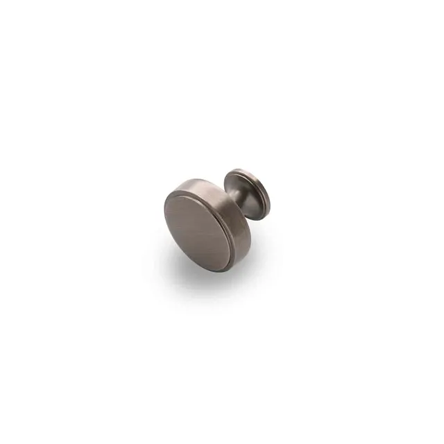 caple-m-belknopf-brushed-iron image 1