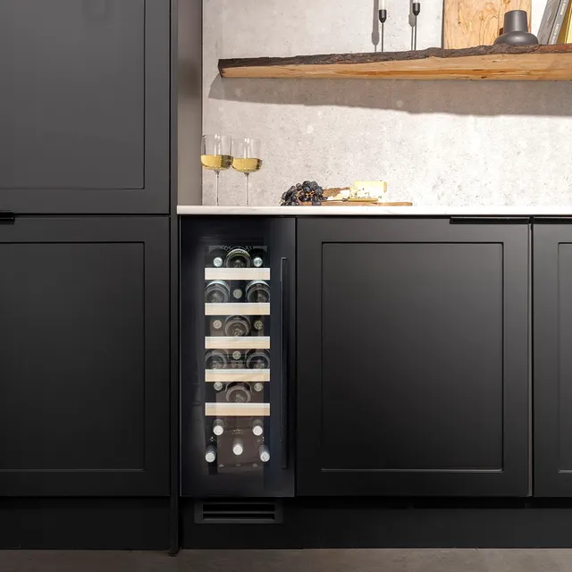 caple-unterbau-weinklimaschrank-single-zone-schwarzglas image 1