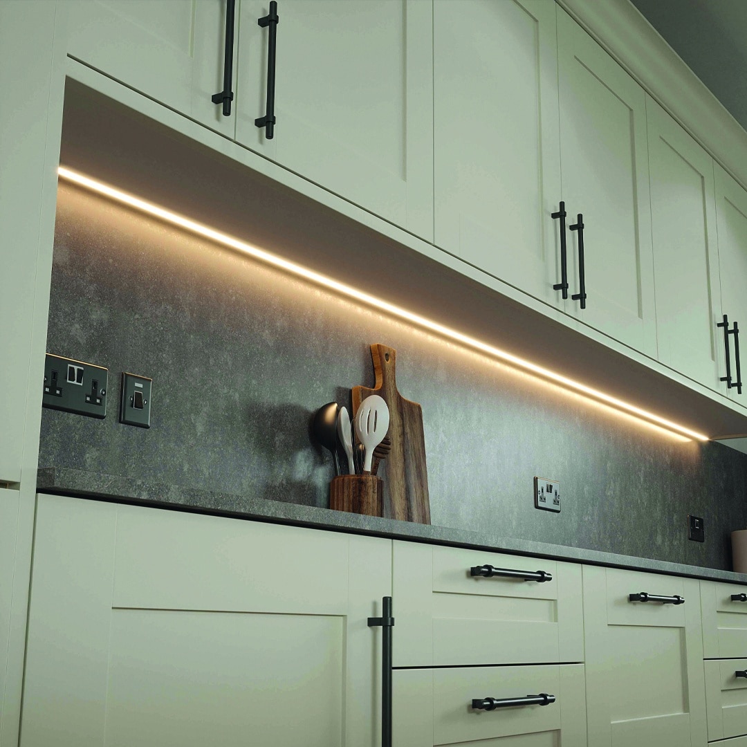 caple-2m-einbau-profil-aluminium-finish image 2