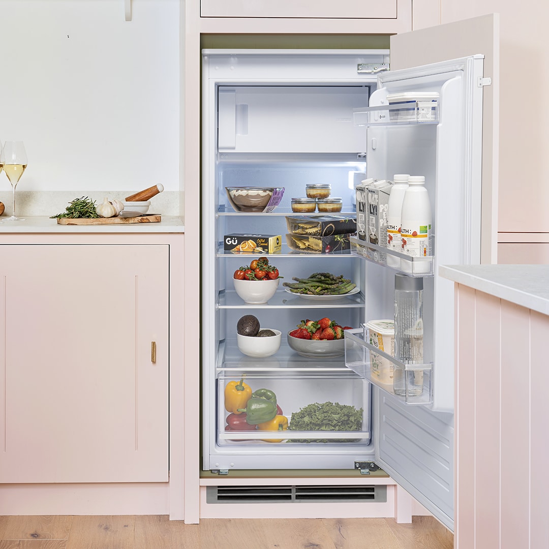 caple-einbau-k-hlschrank-mit-eisbox-s-ulenformat image 3