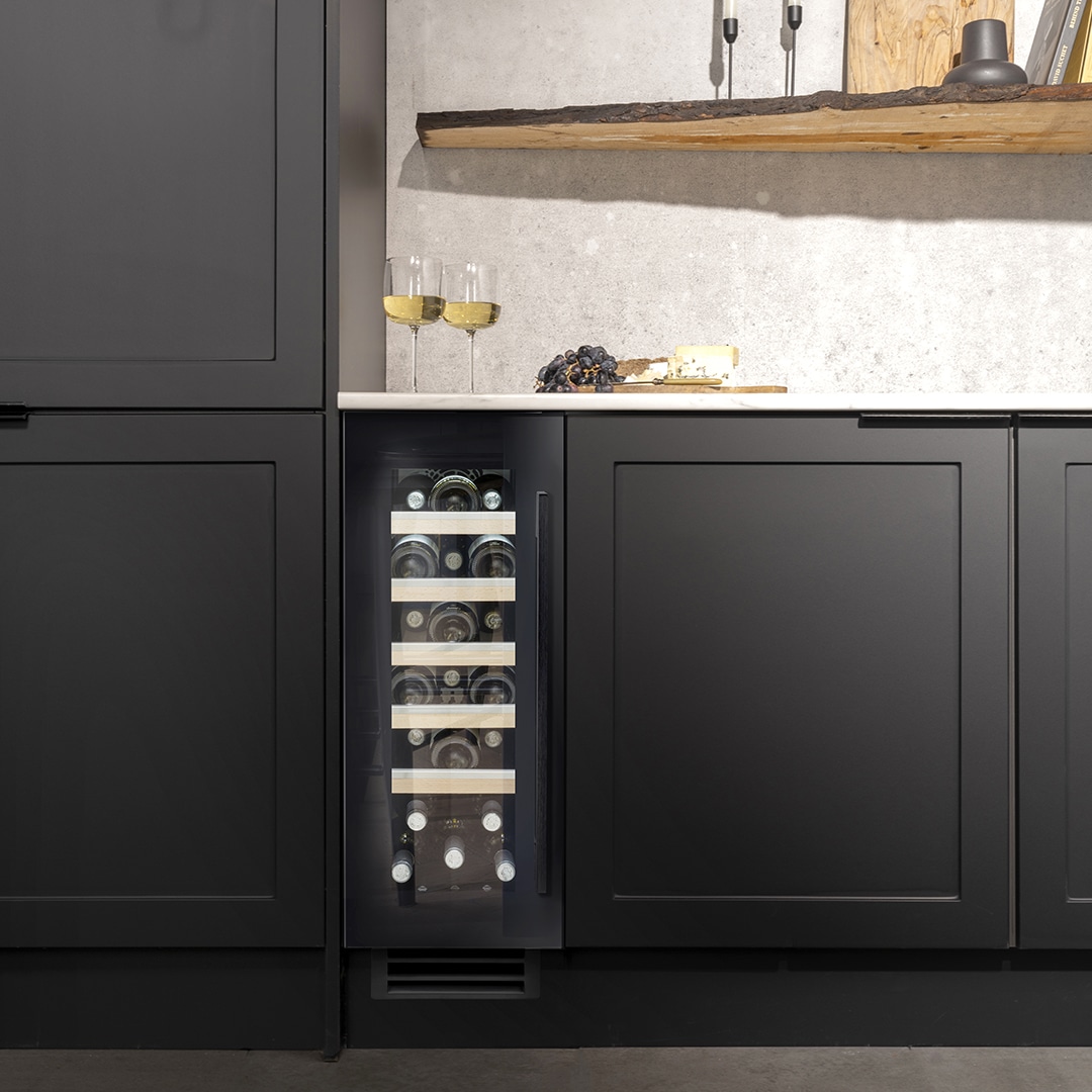 caple-unterbau-weinklimaschrank-single-zone-schwarzglas image 1
