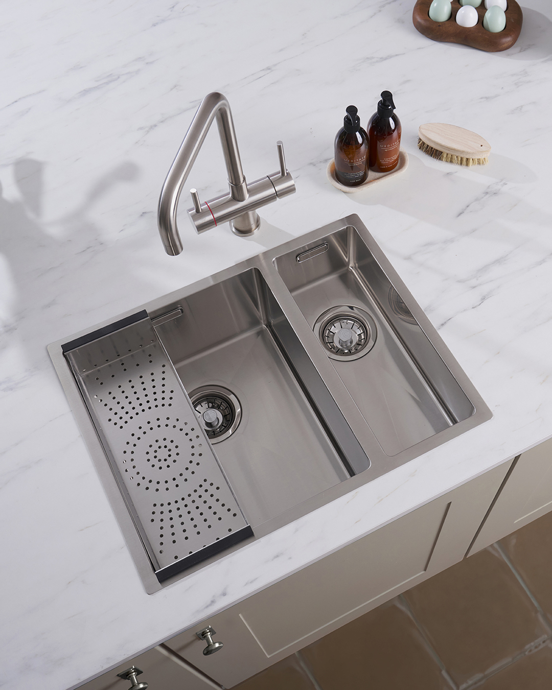 caple-vapos-2-quad-3-in-1-warmwasser-armatur-edelstahl image 4