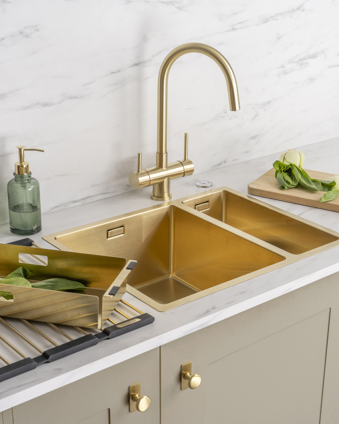 caple-vapos-2-3-in-1-hei-wasserhahn-gold image 2