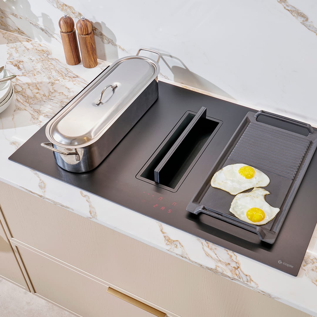 caple-83cm-induktionskochfeld-matt-schwarz-mit-downdraft-abzug image 8