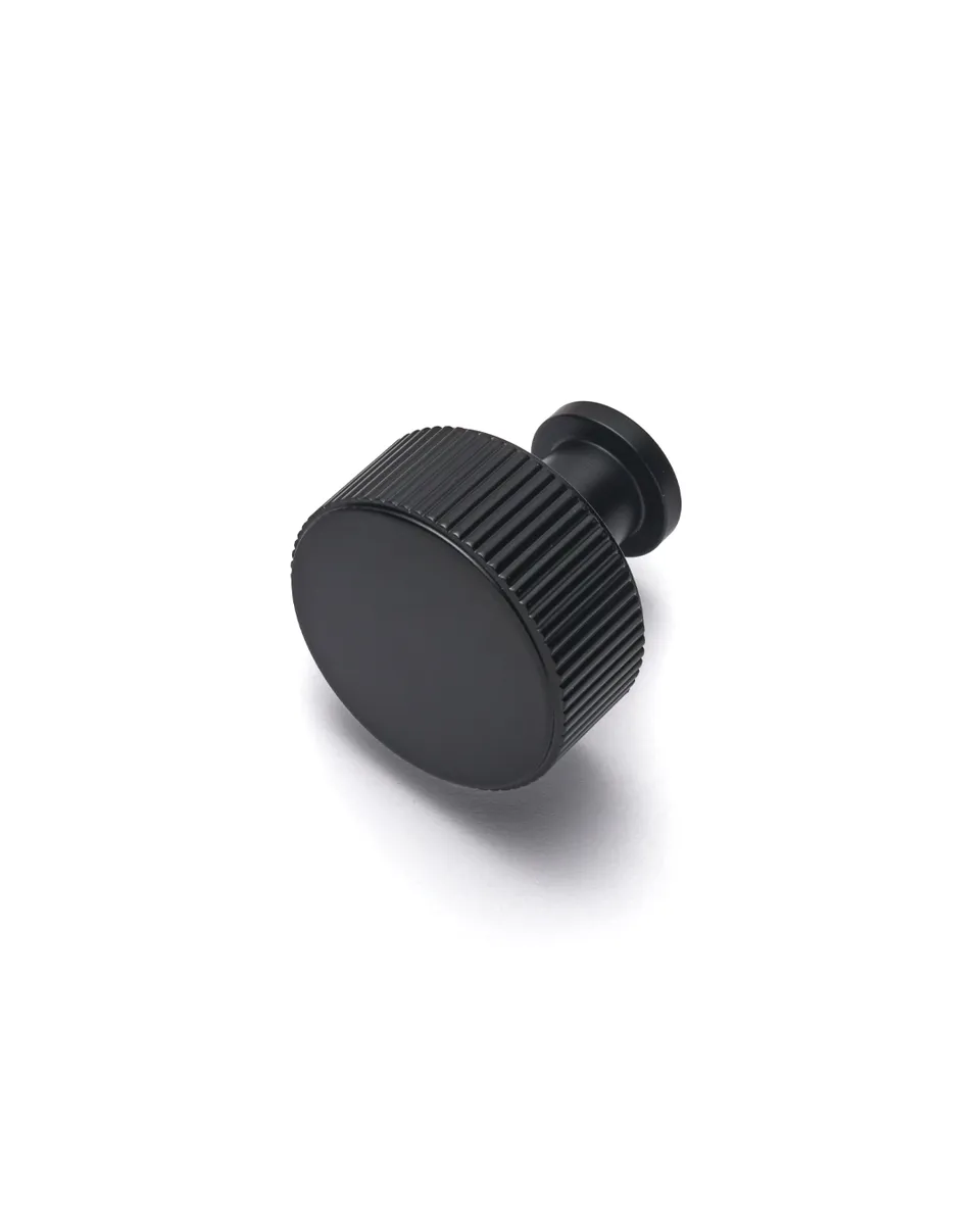 caple-riffelknopf-schwarz-m-belknopf image 1