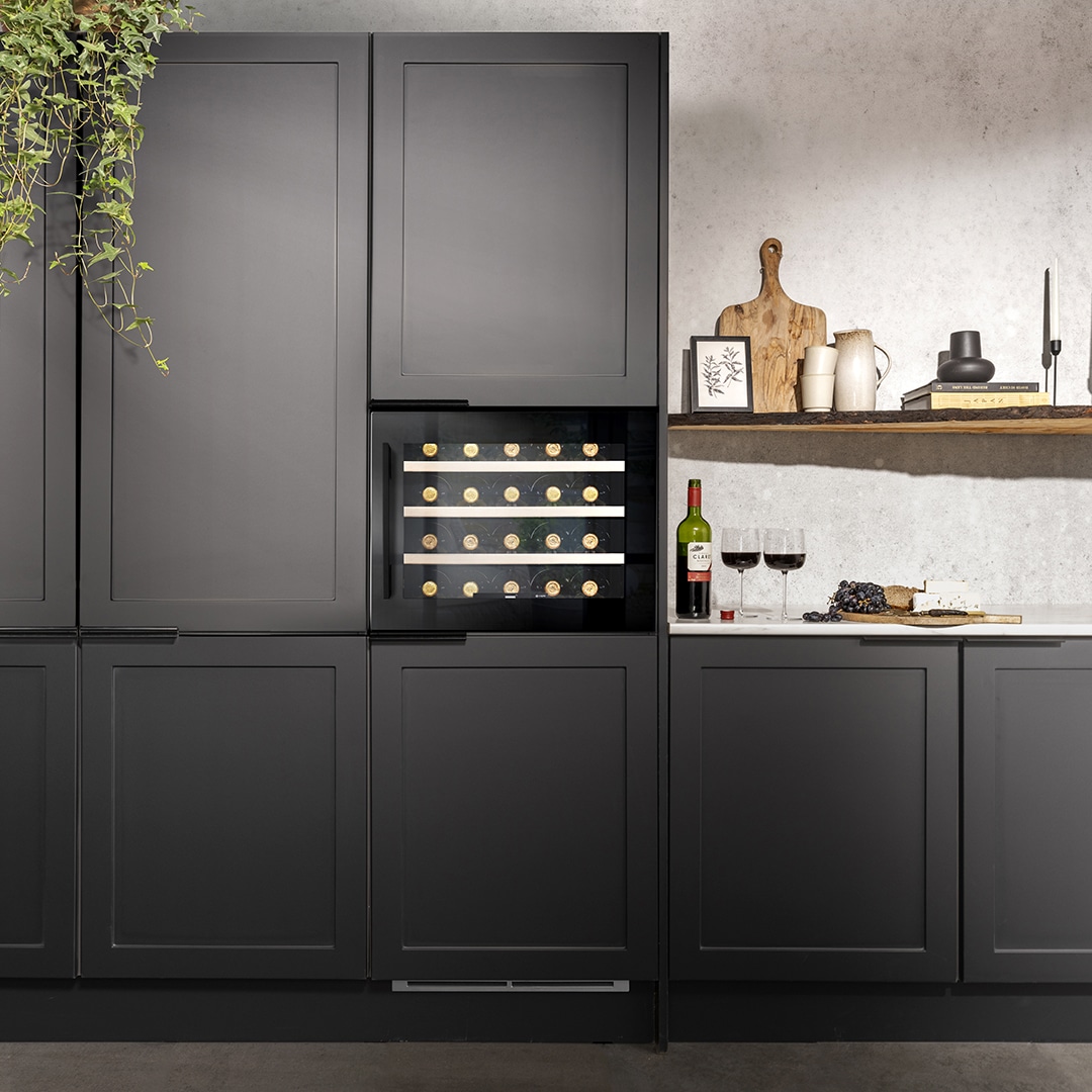 caple-hochschrank-single-zone-weink-hler-schwarz-einbau image 1
