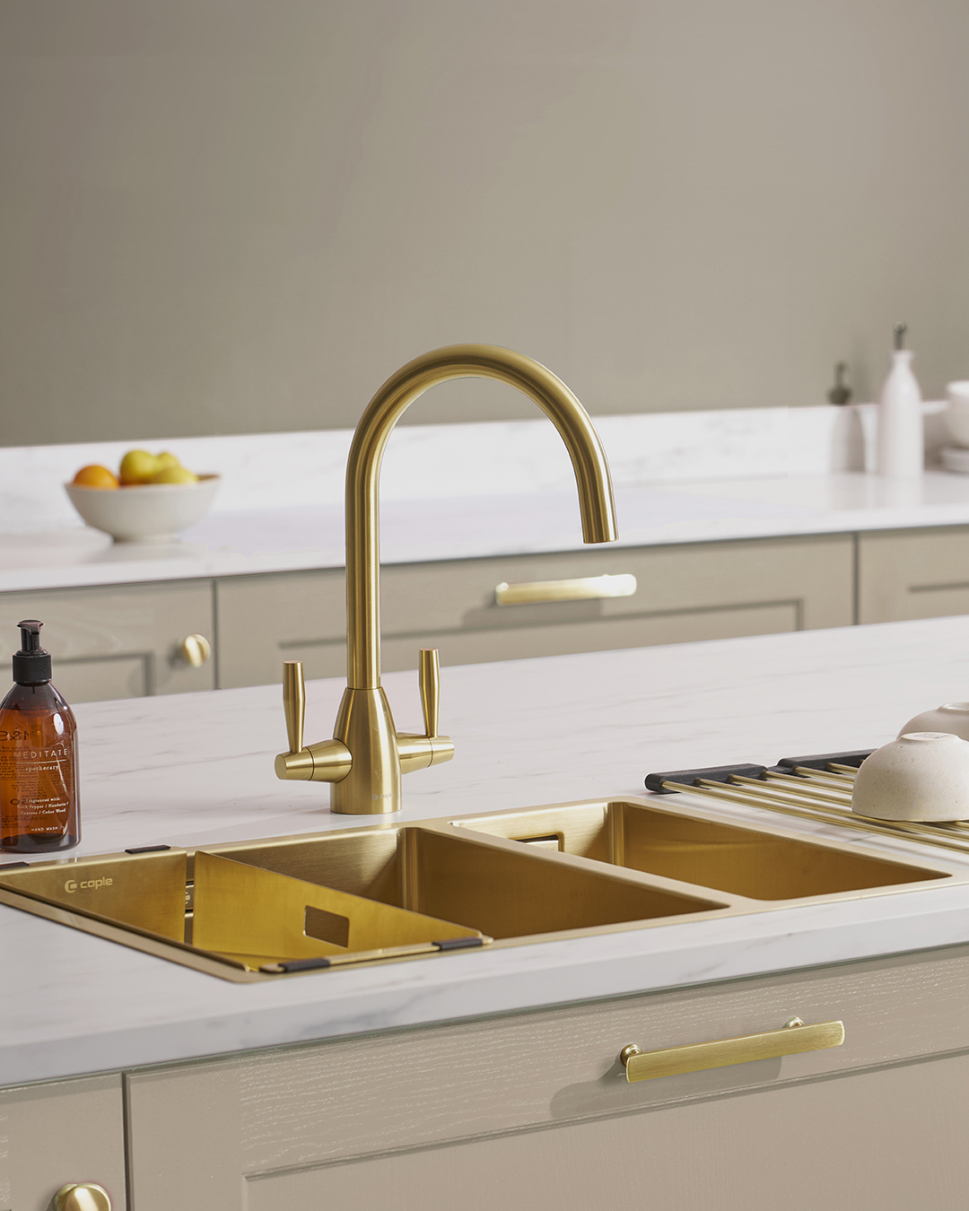 caple-avel-dual-lever-tap-gold-zweigriff-k-chenarmatur image 4