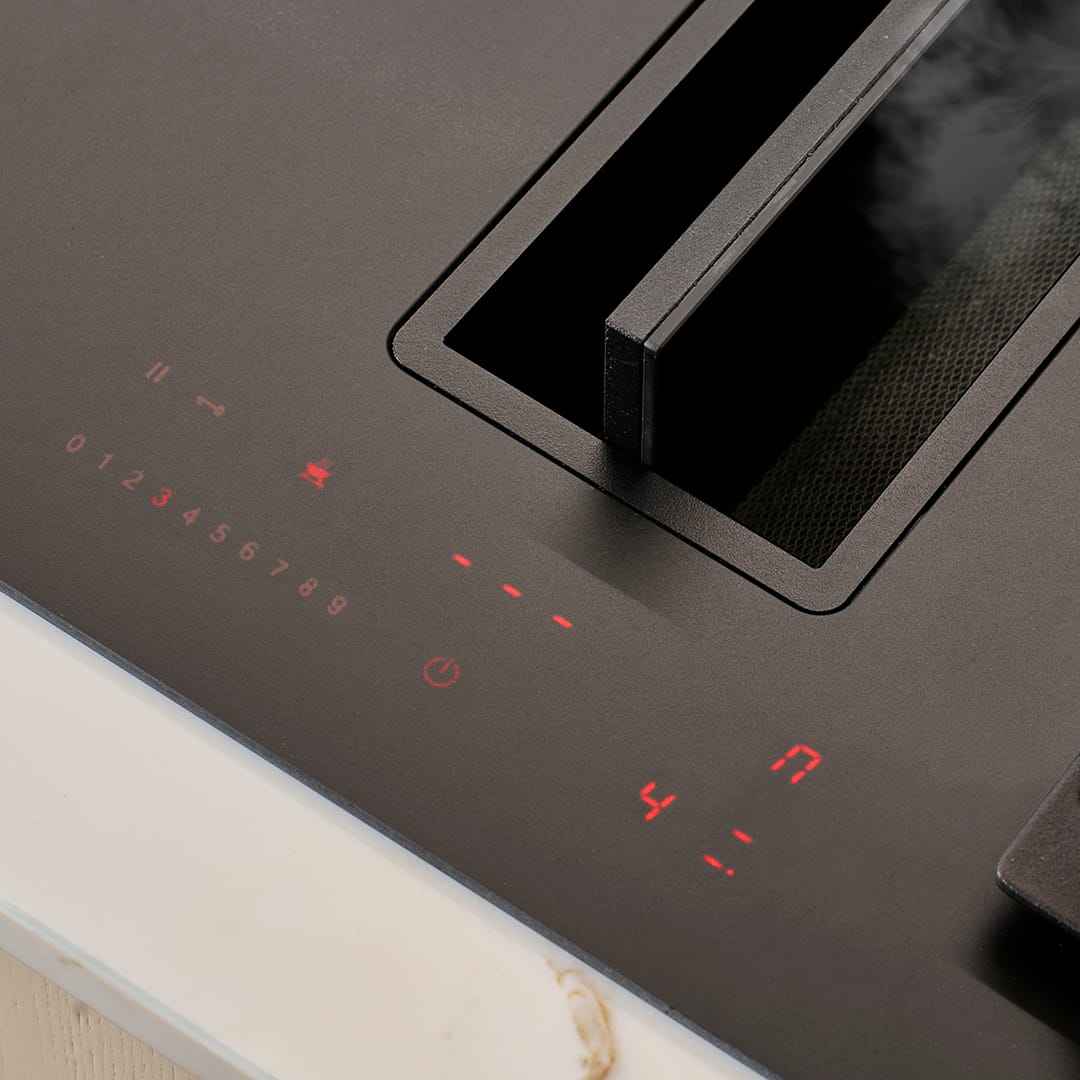 caple-83cm-induktionskochfeld-matt-schwarz-mit-downdraft-abzug image 3