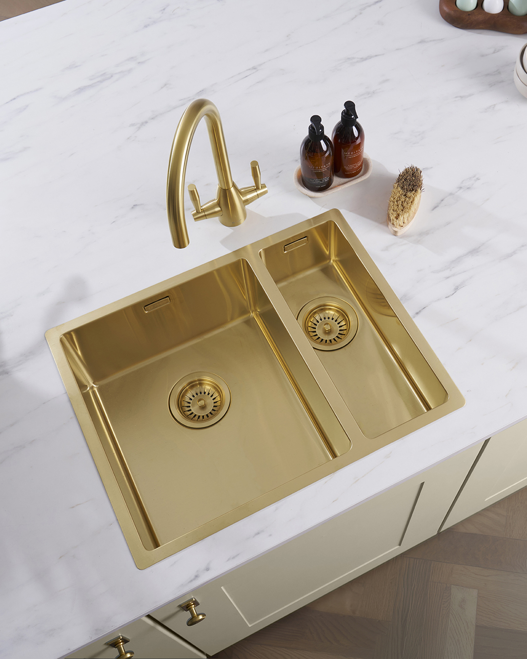 caple-avel-dual-lever-tap-gold-zweigriff-k-chenarmatur image 7